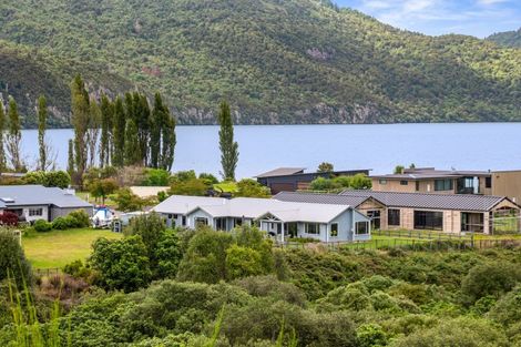 Photo of property in 188 Lisland Drive, Kinloch, Taupo, 3377