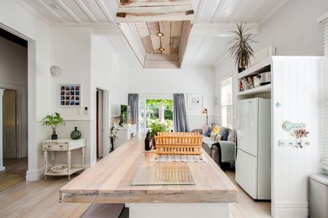 Photo of property in 1 Latham Street, Napier South, Napier, 4110