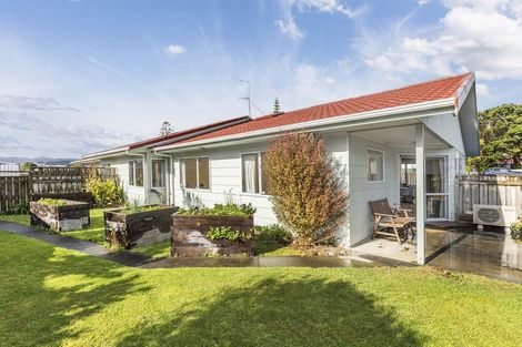 Photo of property in 4/63 Main Road, Titahi Bay, Porirua, 5022