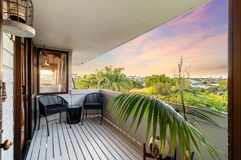 Photo of property in 1/5 Sharon Road, Waiake, Auckland, 0630