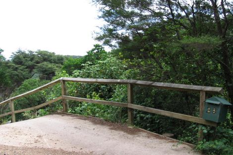 Photo of property in 28 Okoka Road, Omiha, Waiheke Island, 1081