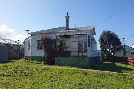 Photo of property in 6 Surrey Street, Patea, 4520