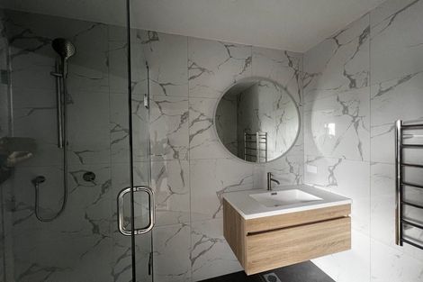 Photo of property in 5/21 Divich Avenue, Te Atatu South, Auckland, 0610