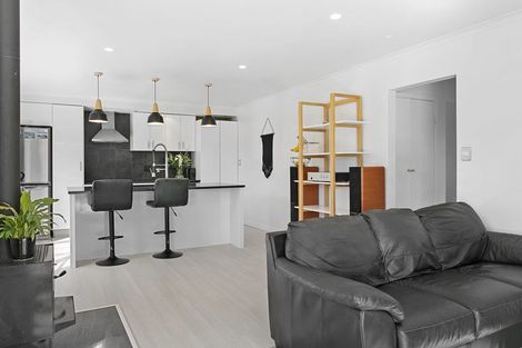 Photo of property in 9 Parata Street, Two Mile Bay, Taupo, 3330