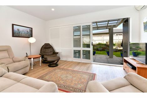 Photo of property in 5 Couldrey Crescent, Red Beach, 0932