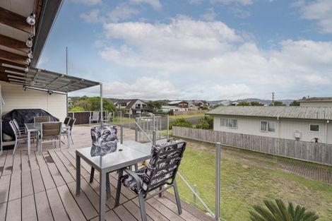 Photo of property in 8 Oyster Drive, Cooks Beach, Whitianga, 3591
