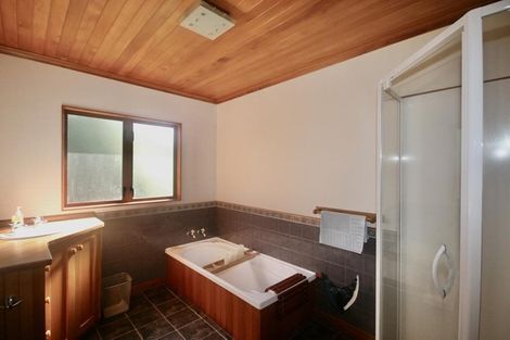 Photo of property in 16 Pine Grove, Tairua, 3508
