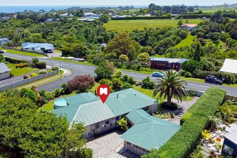 Photo of property in 128 Wairau Road, Oakura, 4314