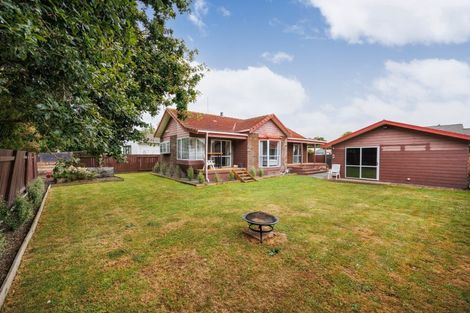 Photo of property in 21 Dalfield Place, Highbury, Palmerston North, 4412