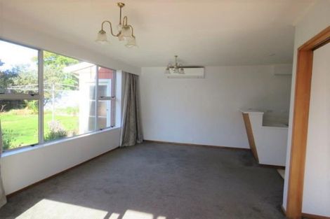 Photo of property in 70 Manu Crescent, Upper Vogeltown, New Plymouth, 4310