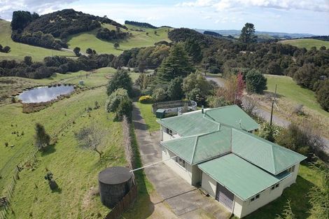 Photo of property in 688 Rotohiwi Road, Flemington, Waipukurau, 4282