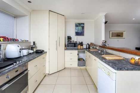 Photo of property in 71 Lauderdale Road, Birkdale, Auckland, 0626