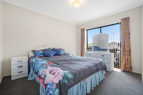 Photo of property in 16 Castlehill Court, Wattle Downs, Auckland, 2103