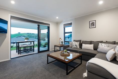 Photo of property in 2 Moira Close, Welcome Bay, Tauranga, 3175