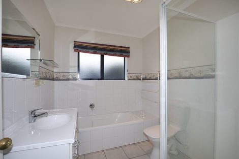 Photo of property in 13 Jeffery Reeve Crescent, Ranui, Auckland, 0612
