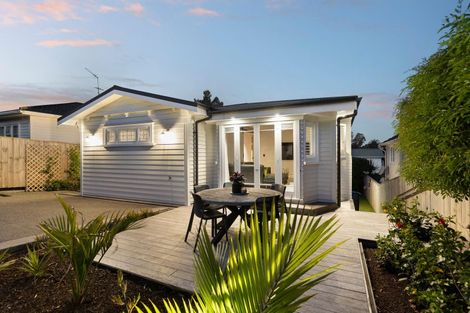 Photo of property in 7 Bungalow Avenue, Point Chevalier, Auckland, 1022