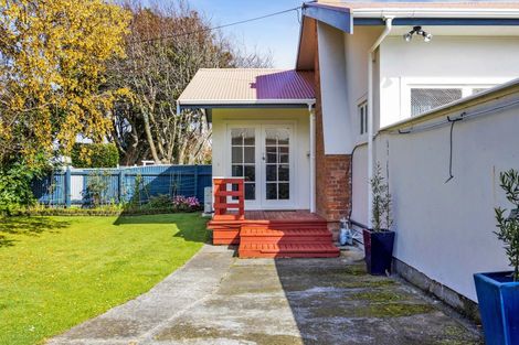 Photo of property in 19 George Street, Hawera, 4610