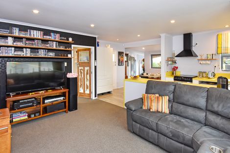 Photo of property in 14 Cordyline Road, Port Waikato, Tuakau, 2695