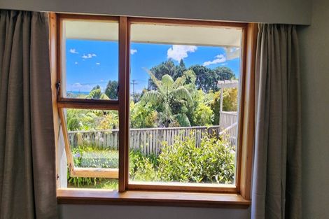 Photo of property in 2 Donnelly Street, Oakura, 4314