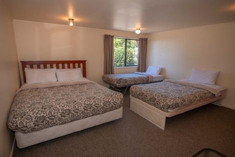 Photo of property in 33 Stratford Drive, Cable Bay, 0420