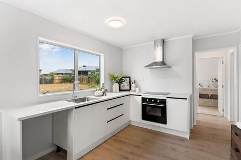 Photo of property in 3 Imperial Place, Henderson, Auckland, 0612