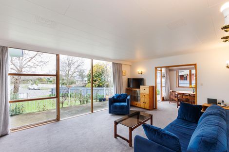 Photo of property in 27 Parkland Crescent, Terrace End, Palmerston North, 4410