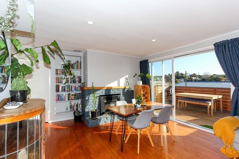 Photo of property in 12 Marton Place, Marfell, New Plymouth, 4310