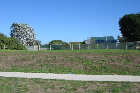 Photo of property in 36 Pharazyn Avenue, Waikanae Beach, Waikanae, 5036