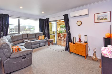 Photo of property in 14 Cordyline Road, Port Waikato, Tuakau, 2695
