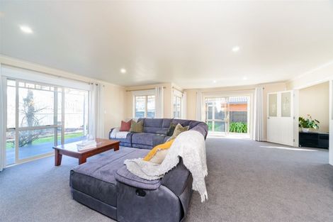 Photo of property in 5 Montana Way, Milson, Palmerston North, 4414