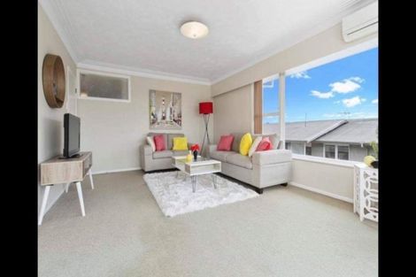 Photo of property in 82 Royal View Road, Te Atatu South, Auckland, 0610