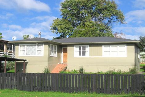 Photo of property in 3 Lendic Avenue, Henderson, Auckland, 0612