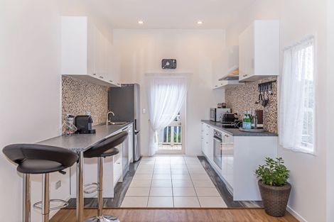 Photo of property in 1/206 Manuka Road, Bayview, Auckland, 0629