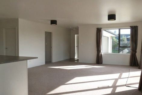 Photo of property in 32 Ocean View Rise, Ruakaka, 0116