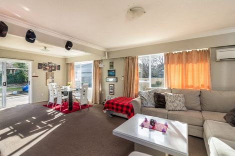 Photo of property in 7 Pinehurst Crescent, Russley, Christchurch, 8042