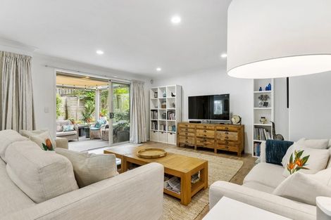 Photo of property in 15 Waldorf Crescent, Orewa, 0931