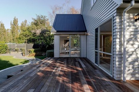 Photo of property in 19 Ruamahanga Crescent, Terrace End, Palmerston North, 4410