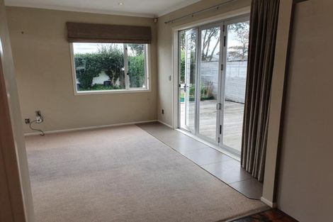 Photo of property in 98 Fulford Street, New Plymouth, 4310