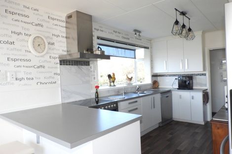 Photo of property in 21 Arrow Crescent, Holmes Hill, Oamaru, 9401