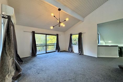 Photo of property in 11 Goodwood Drive, Goodwood Heights, Auckland, 2105