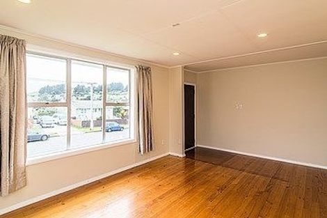 Photo of property in 6 Swansea Street, Cannons Creek, Porirua, 5024