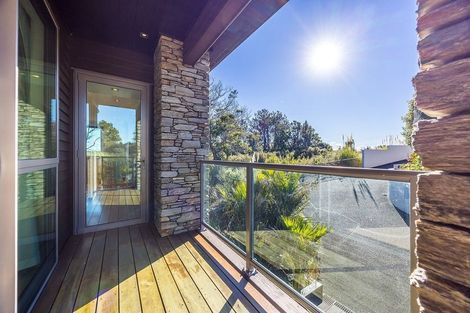 Photo of property in 106 Hillcrest Road, Hatfields Beach, Orewa, 0931