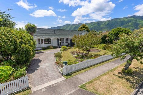Photo of property in 49 Sylvan Avenue, Waikanae, 5036