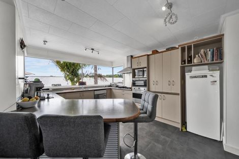 Photo of property in 12 Russell Drive, Oakura, 4314