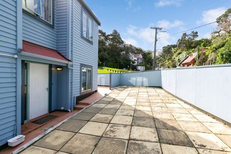 Photo of property in 93a Kelburn Parade, Kelburn, Wellington, 6012