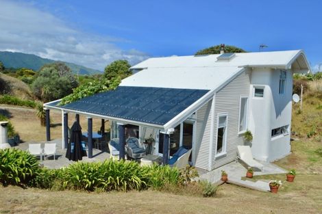 Photo of property in 100 Paetawa Road, Peka Peka, Waikanae, 5391