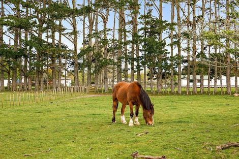 Photo of property in 27 Motu Road, Kumeu, 0891