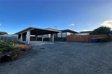 Photo of property in 72 Kervil Avenue, Te Atatu Peninsula, Auckland, 0610