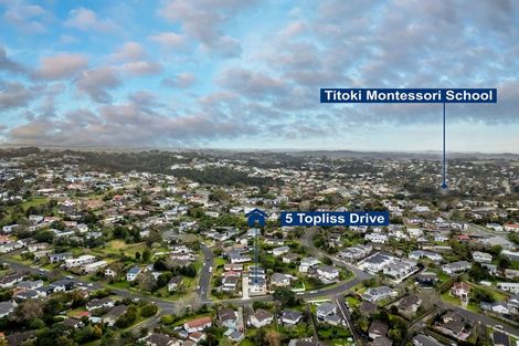 Photo of property in 5b Topliss Drive, Northcross, Auckland, 0632
