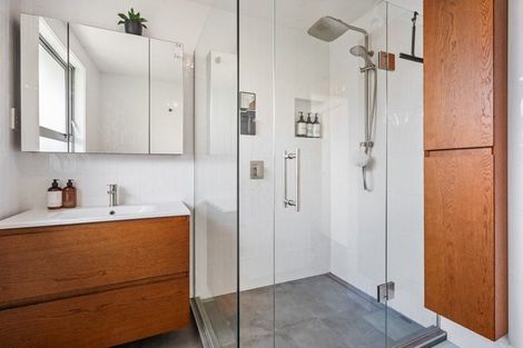 Photo of property in 53 Awaroa Road, Sunnyvale, Auckland, 0612